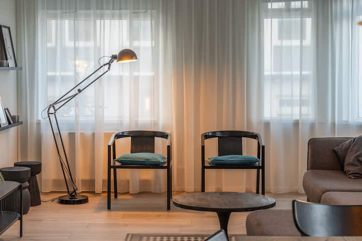 Day Dream - Townhall Square Apartment - Islande
