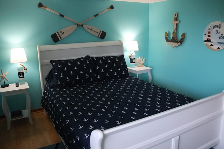 nautical theme upstairs bedroom