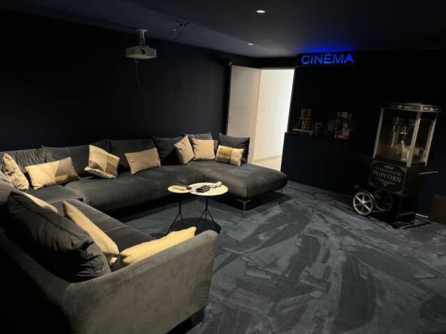 Villa lumineuse avec piscine privée 15 de bordeaux gallery image 4