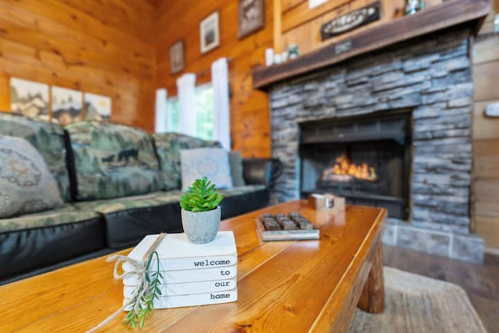 3mil To Dwnt Gtbg 3br/2b-hot Tub-fireplace-arcade - ガットリンバーグ, TN