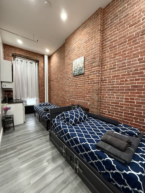 Top performing Airbnb: Exclusive Apartment 212 | Shared Bathroom in Midtown South Flatiron Union Square