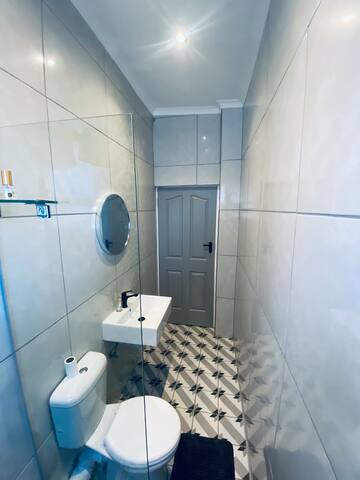 Modern stylish home in Cape Town gallery image 5