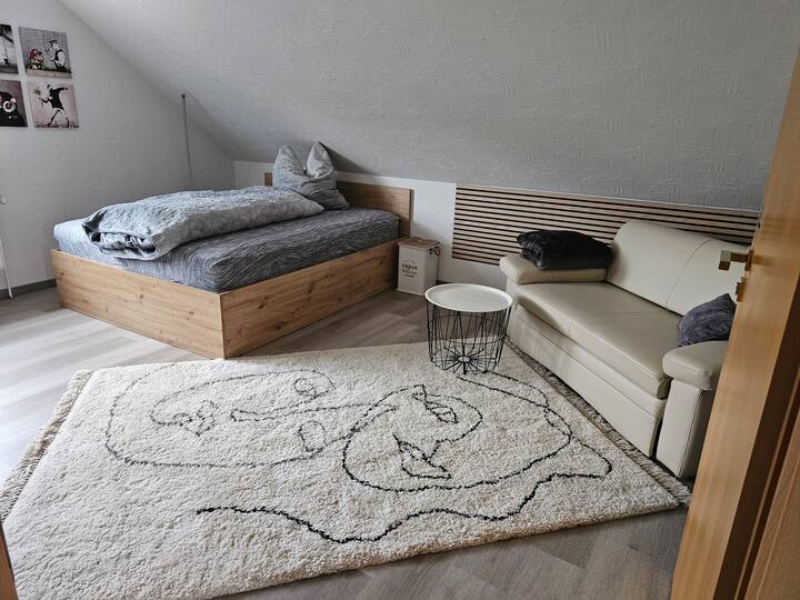 Táto izba je moderná a pohodlne zariadená. 
K dispozícii sú možnosti ubytovania pre 4 osoby.