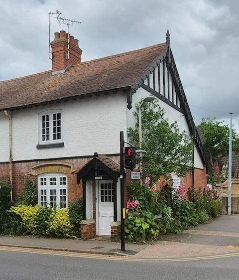 Hunky Dory Cottage, Central Oakham, Rutland
