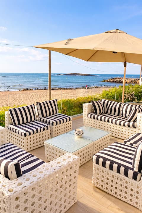 Seafront Villa – Terrace & Panoramic View