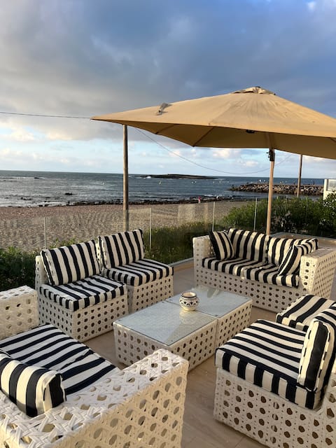 Seafront Villa – Terrace & Panoramic View