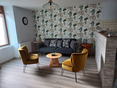 Furnished house in the center of Pleyben