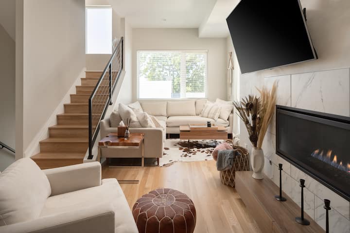 Chic Denver Retreat | Rooftop Deck | Modern Design - Denver