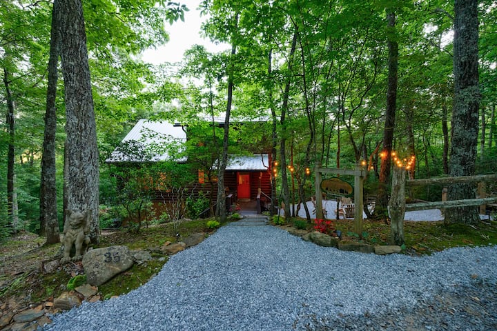 Cedar Stone Retreat | Sauna · Hot Tub · Fire Pit - Cabins for Rent