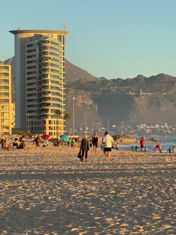 Relax & enjoy blissful sea views gallery image 3