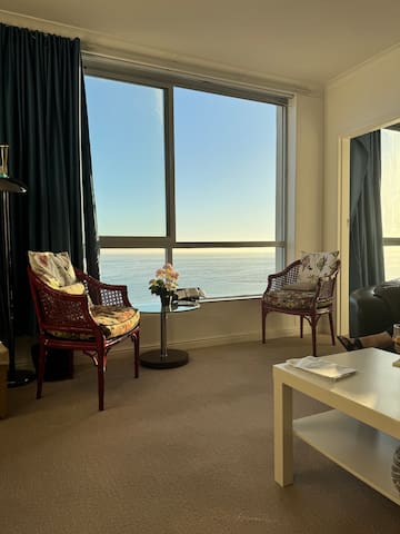 Relax & enjoy blissful sea views