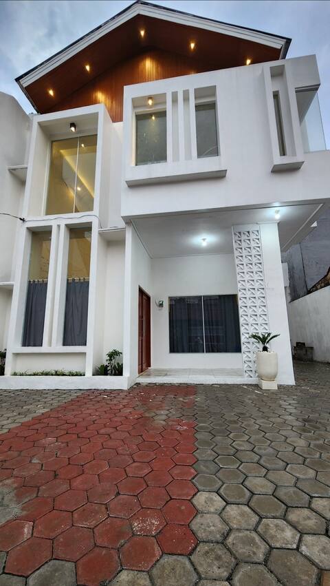 Famuzama's Villa