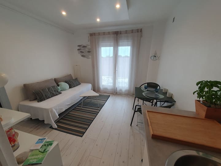 Appartement Bas De Maison Proche Commerce Et Plage - Saint-Aygulf