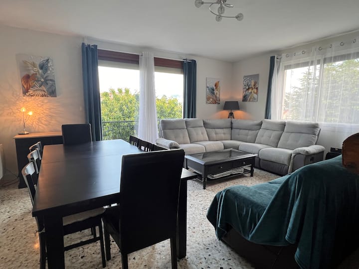 Au Calme Avec Jardin, 3 Chambres - Laragne-Montéglin
