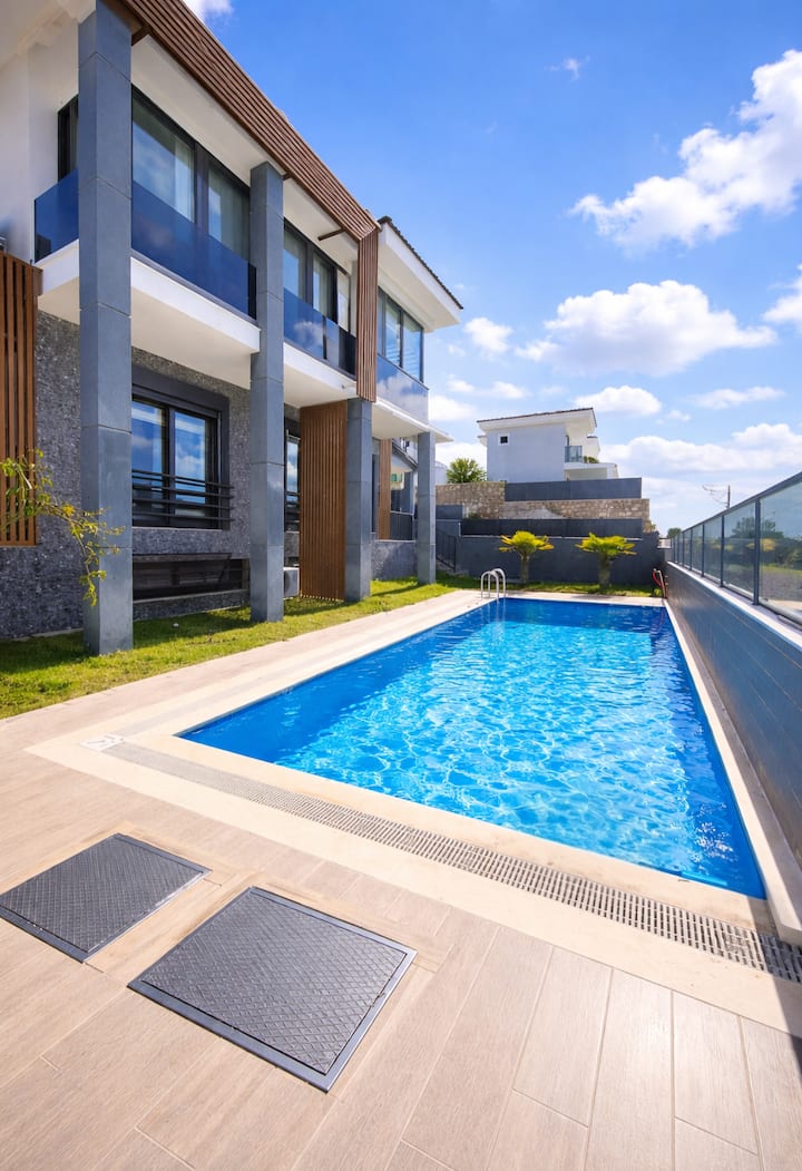 Ful Lüks Ferah Ikiz Villa - Çeşme