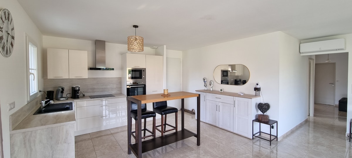 Successful Airbnb property: Villa Sable, 4-star, heated pool. in Saint Saturnin Lès Apt