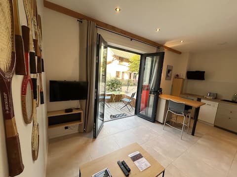 Annonce Airbnb populaire: Quiet one-bedroom apartment with terrace, parking and bicycle garage à Aix Les Bains