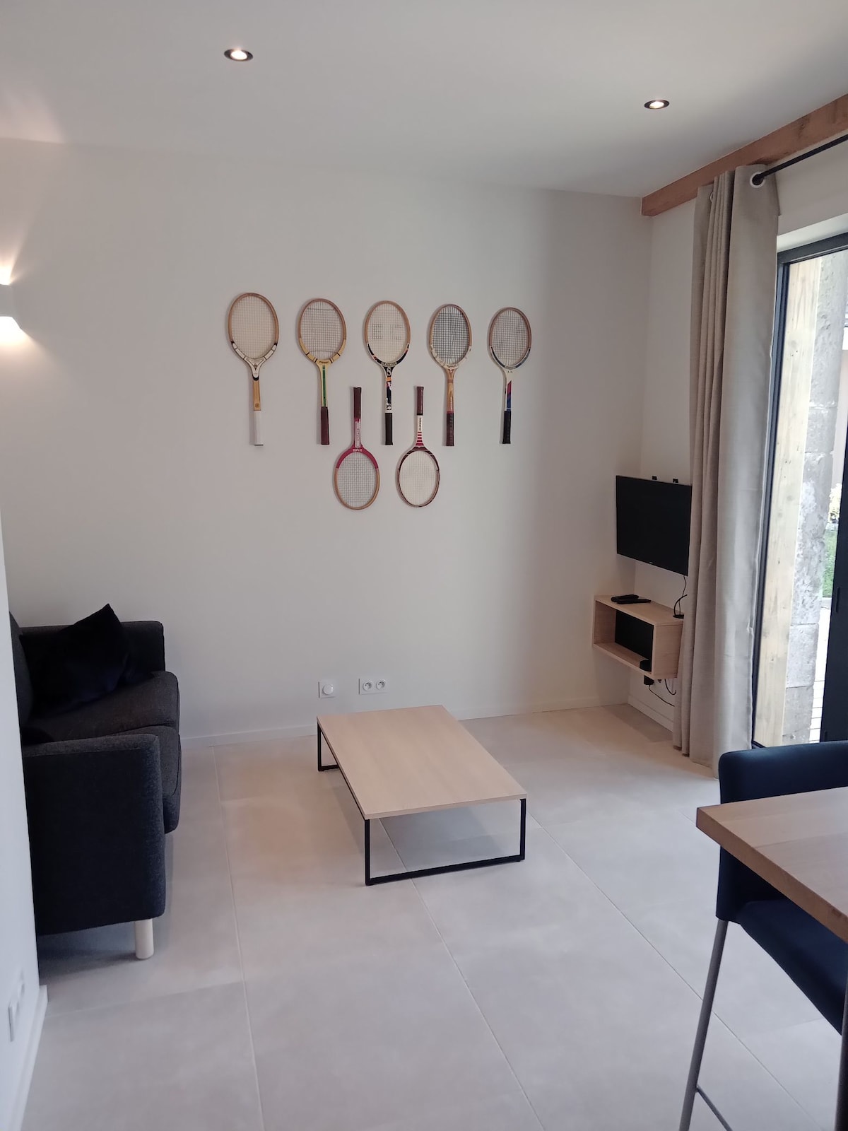 Beliebte Airbnb-Anzeige: Quiet one-bedroom apartment with terrace, parking and bicycle garage in Aix Les Bains