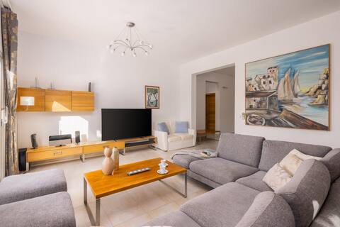 Successful Airbnb property: Villa Mirca with heated pool -Direct on a beach! in Mirca