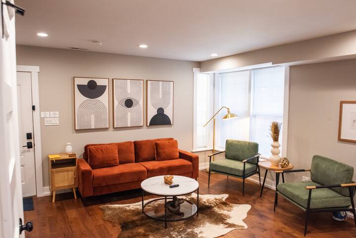 Chic Mid-Century House Perfect Getaway