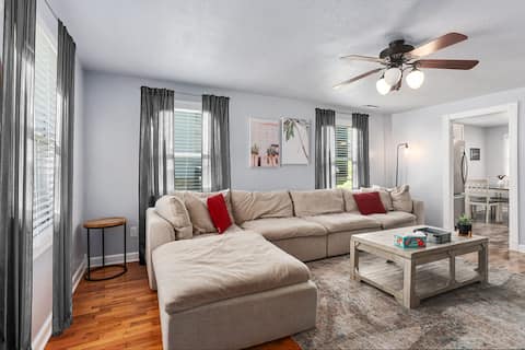 Sleeps 5|King Beds|Comfortable Stay|Warrensburg