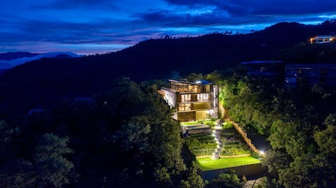 Exclusive House in El Santuario, Vista al Lago