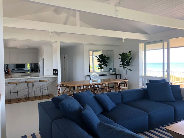 Pacific | Dolphin Watching Paradise gallery image 2