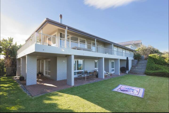 Pacific | Dolphin Watching Paradise gallery image 3