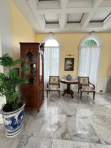 คฤหาส์ตกแต่งสไตล์ย้อนยุค ถ่ายทำละคร บ้านตากอากาศร่มรื่น gallery image 4