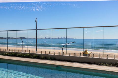Top Airbnb: Luxurious 2BR/2BA Apartment @ The Miles Residences in Coolangatta