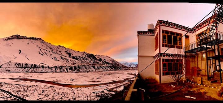 Beds, Breakfast and Dinner - Entire Home - Kaza