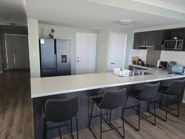 Seaviews-Looking for the ultimate coastal escape! gallery image 4