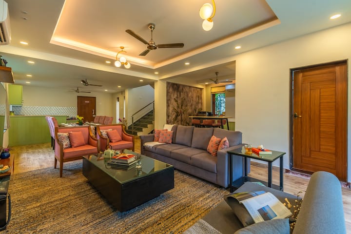 Living room image 6