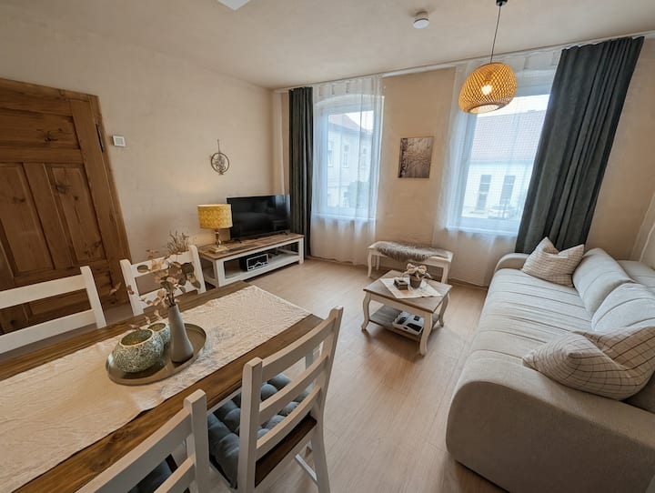 2-schlafzimmer Wohnung Mit Parkplatz Im Zentrum - Eisenberg