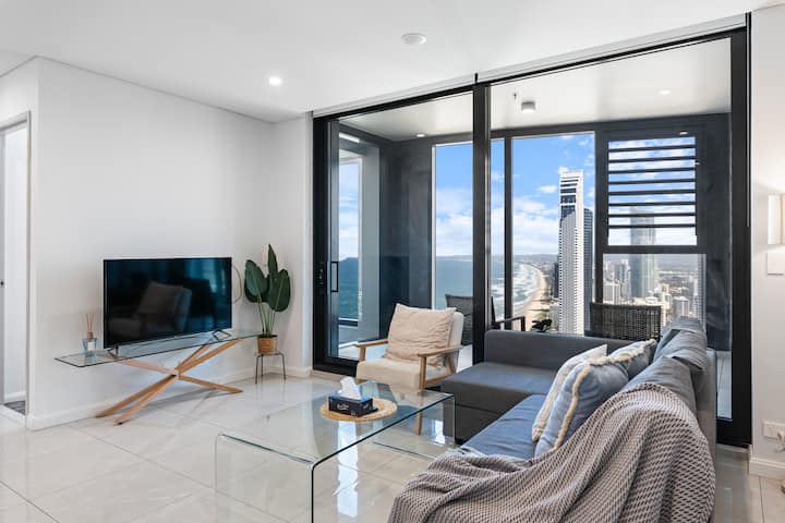 Oceanfront Serenity 2b2b+sofa Bed Ocean View Apt - Surfers Paradise
