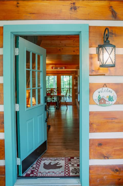 Popular Airbnb listing: Mountain Top | 2 King Suites | 10 min to Boone in Valle Crucis