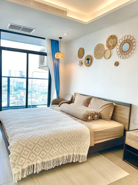 The Penthouse - River view studio near Aeon PP