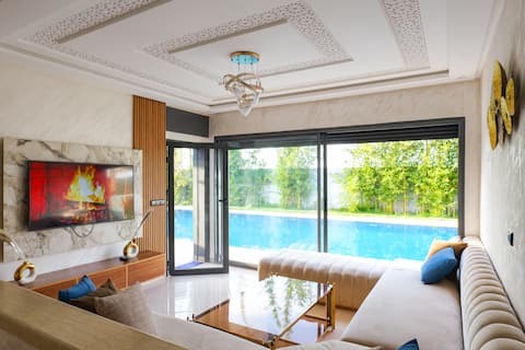 Al Nakheel Farm: Large, unoverlooked pool