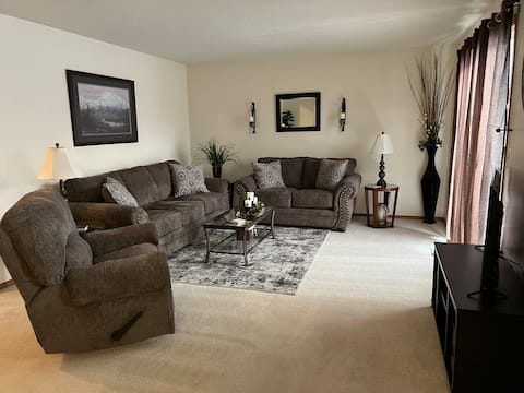 Nice 5 Bedroom Townhome