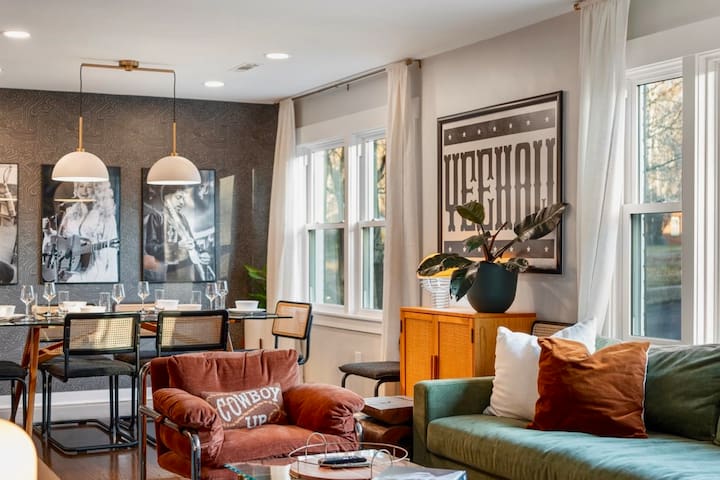 Family Oasis w/Fire Pit + Ping-Pong | 12 min to DT