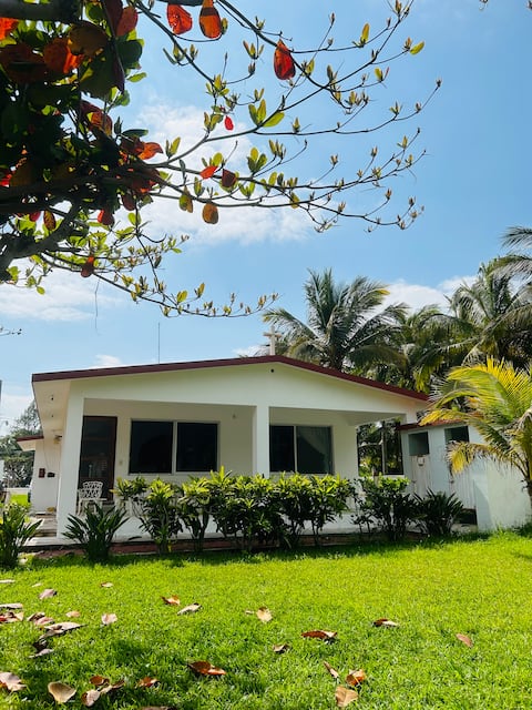 “Las Carmelitas” Beach house with pool