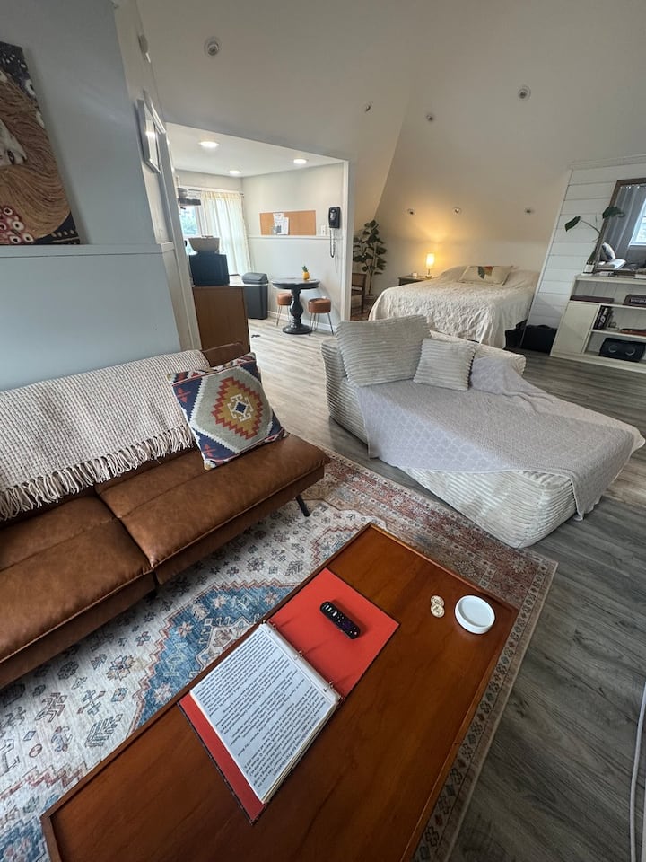 Attic Loft In Prohibition Home - Marion, OH