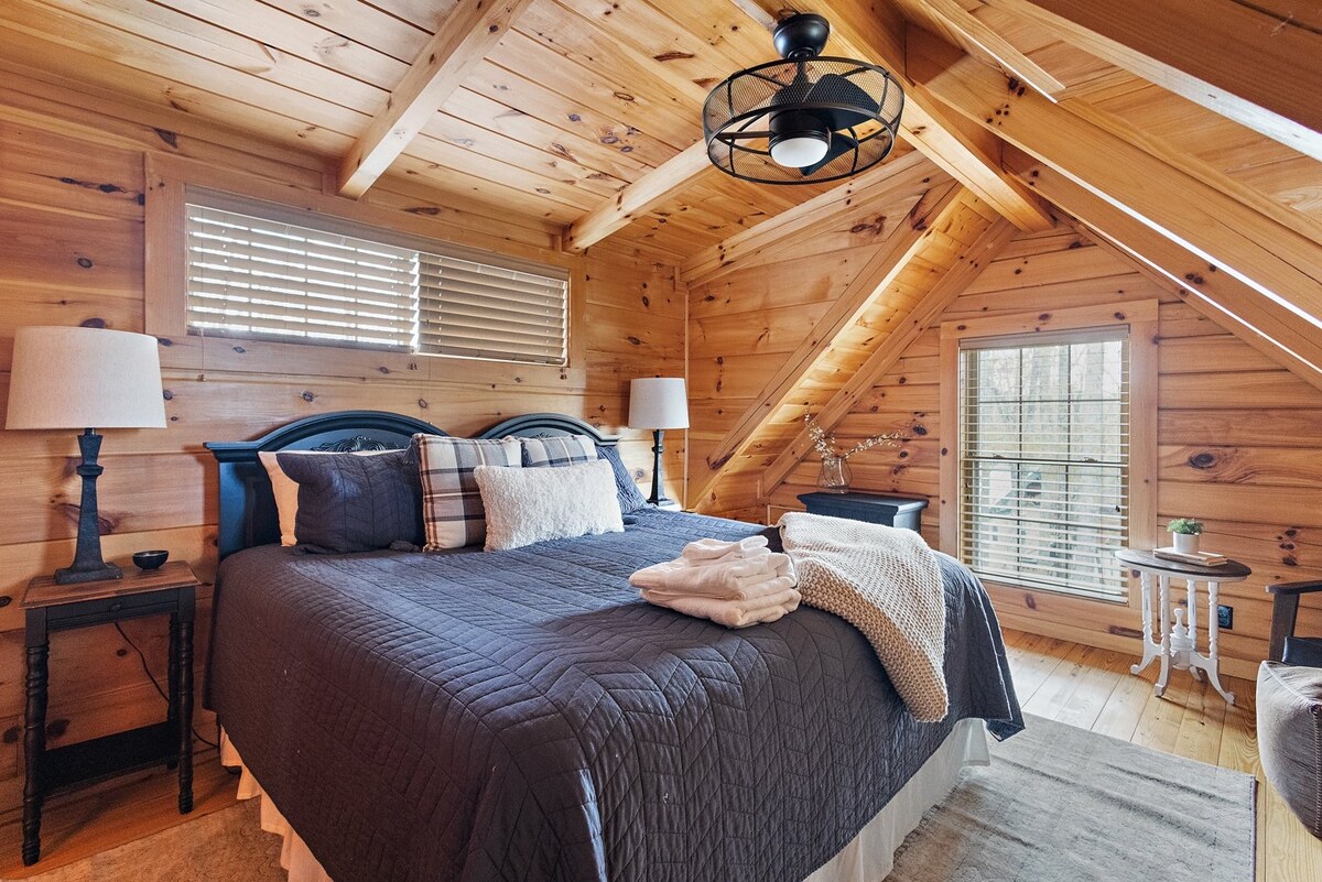 Televisión inteligente tamaño mediano en suite en el tercer piso