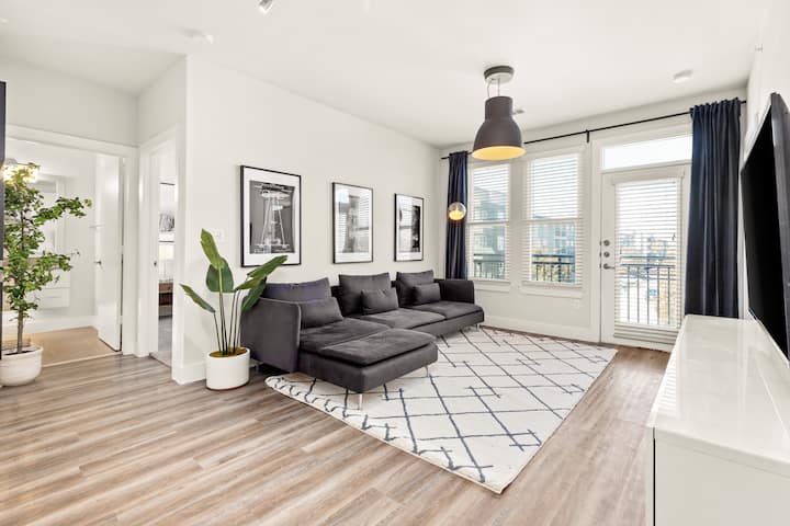 River View 2br Skyline · River Walk, Pool, Gym - San Antonio, TX