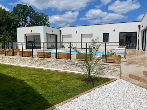 Beautiful 4 Bedroom Villa D'Architecte