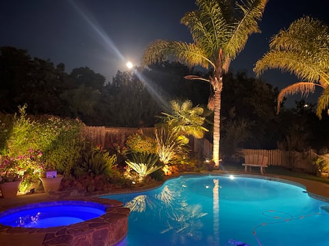 California Tropical Refuge-
Pool & Hot Tub