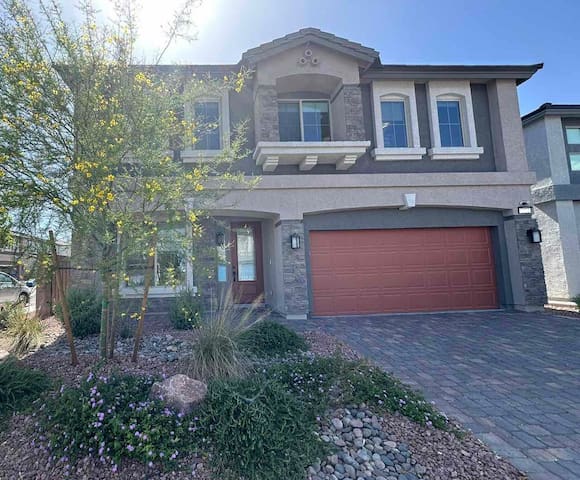 #31 Luxurious & Cozy House Pool Table Arcade Games