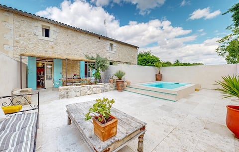 Nice home in Port-Sainte-Foy-Pontch