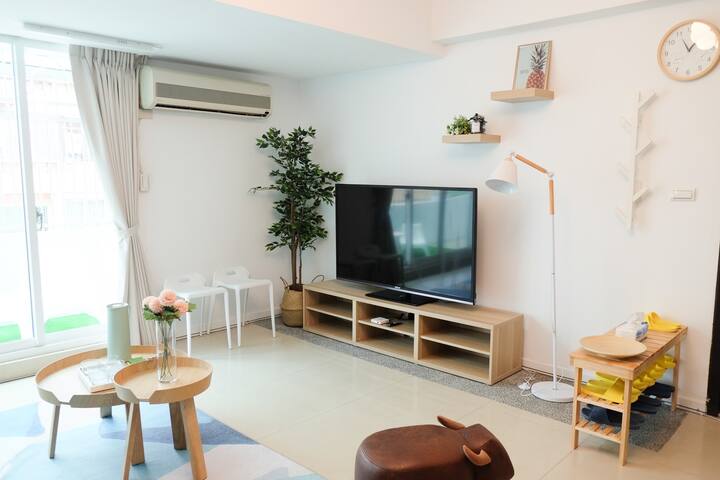 大安區[超讚房東]北歐清新風～捷運4分鐘、4個房間2套衛浴，出門見台北101，電梯大樓、嬰兒床遊戲區 gallery image 5