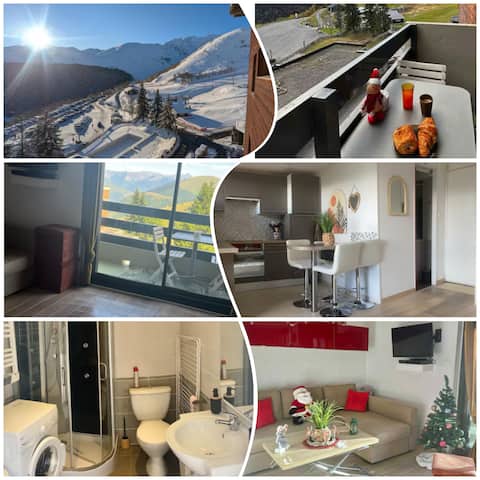 Bright cocoon at the foot of the Agudes slopes